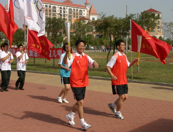 邊興玉院長參加第十一屆全運會火炬接力